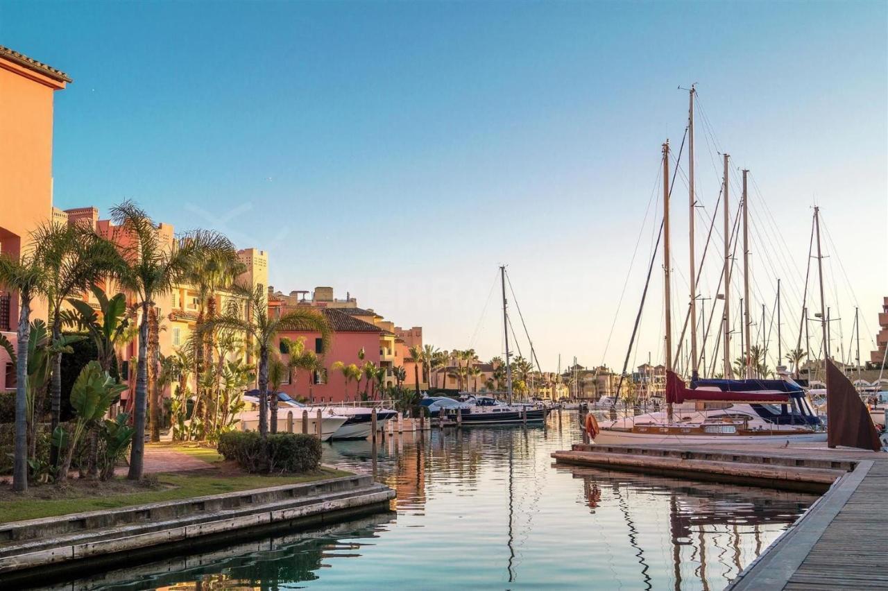 New & Modern Apartment - Marina, Sotogrande Buitenkant foto